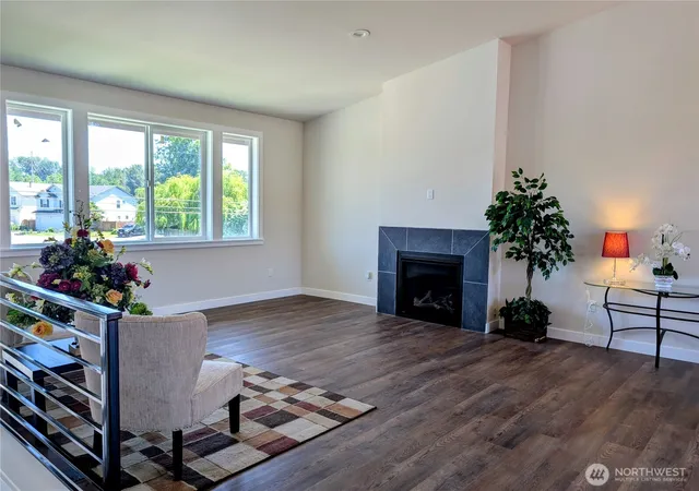 Photo 3 of Single family home for sale at 201 Stanley Ave, Algona, WA 98001 | MLS# NWM2534746 | Listing updated on 2026-10-01