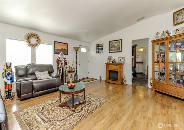 Photo 3 of Manufactured home for sale at 8216 19th Avenue E #10, Tacoma, WA 98404 | MLS# NWM2534793 | Listing updated on 2026-09-21