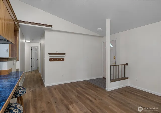 Photo 4 of Sale Pending at 402 E Hiawatha Blvd, Shelton, WA 98584 | MLS# NWM2534850 | Listing updated on 2026-09-29