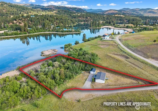Photo 4 of Manufactured home for sale at 8 Mallard Ln, Republic, WA 99166 | MLS# NWM2534890 | Listing updated on 2026-09-21
