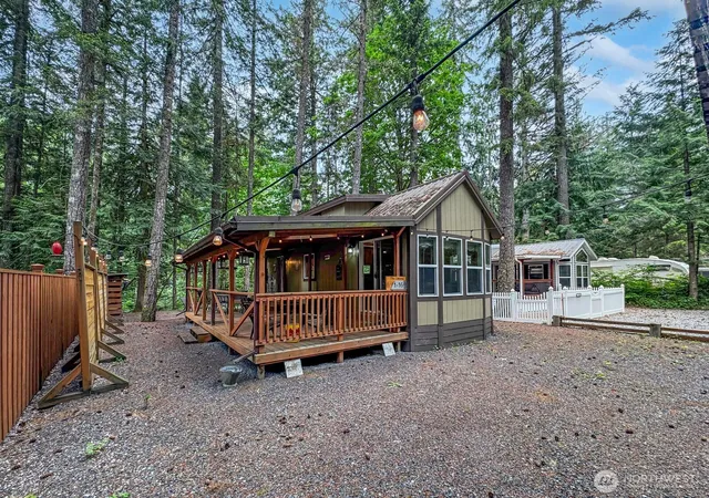 Photo 2 of Manufactured home for sale at 169 1 Fireside Lodge Cir, Deming, WA 98244 | MLS# NWM2534906 | Listing updated on 2026-09-21