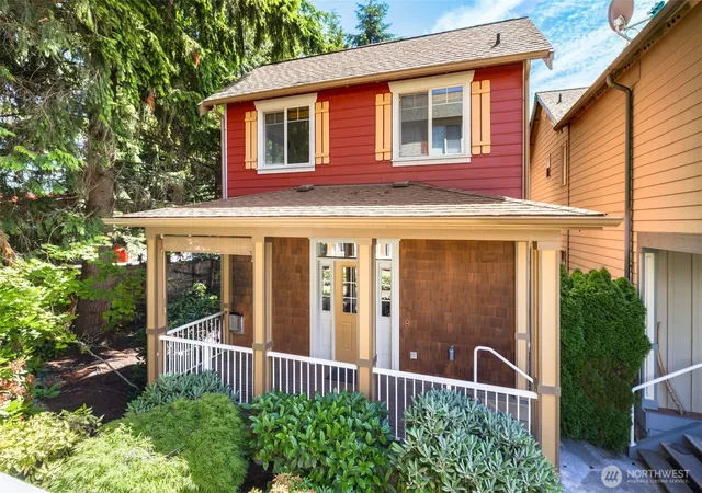Photo 2 of Single family home for sale at 6625 Sw 198th Place, Lynnwood, WA 98036 | MLS# NWM2534919 | Listing updated on 2026-09-22