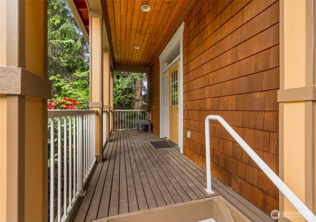 Photo 4 of Single family home for sale at 6625 SW 198th Place, Lynnwood, WA 98036 | MLS# NWM2534919 | Listing updated on 2026-09-22