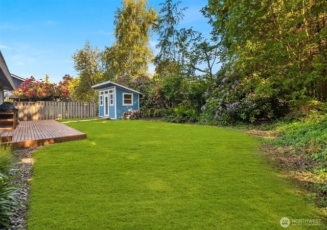 Photo 2 of Sale Pending at 14211 Se 162nd Place, Renton, WA 98058 | MLS# NWM2534930 | Listing updated on 2026-09-25