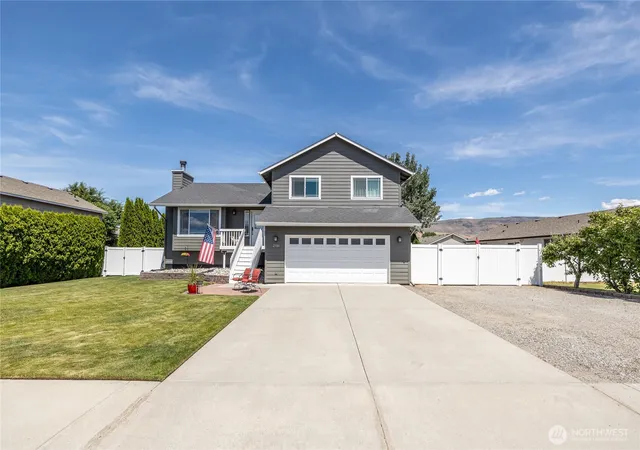 Photo 2 of Single family home for sale at 2386 Fancher Fld Rd, East Wenatchee, WA 98802 | MLS# NWM2535038 | Listing updated on 2026-09-24