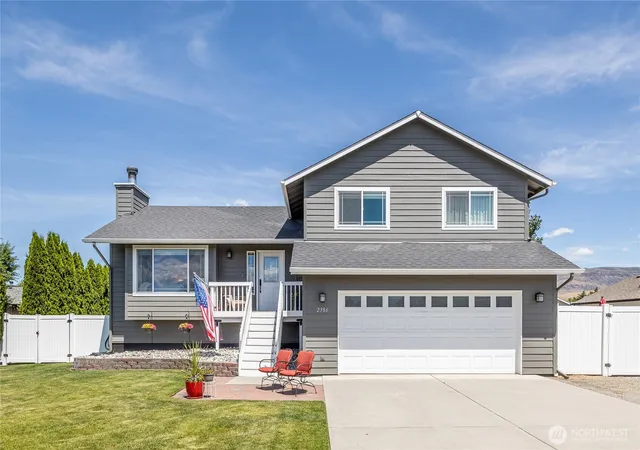 Photo 3 of Single family home for sale at 2386 Fancher Fld Rd, East Wenatchee, WA 98802 | MLS# NWM2535038 | Listing updated on 2026-09-24