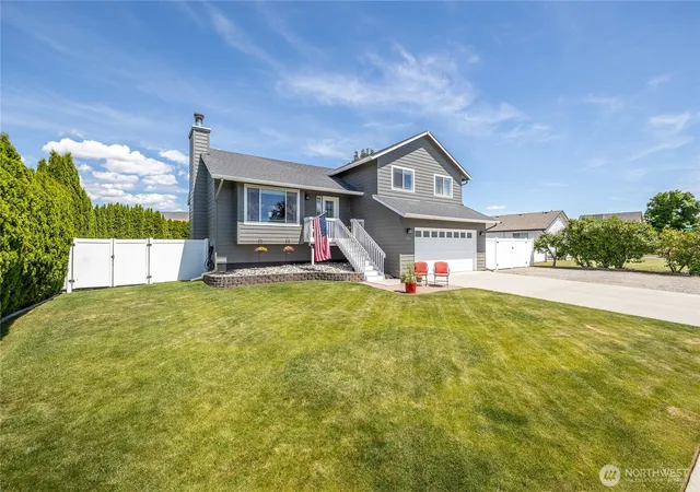 Photo 3 of Single family home for sale at 2386 Fancher Fld Rd, East Wenatchee, WA 98802 | MLS# NWM2535038 | Listing updated on 2026-09-24