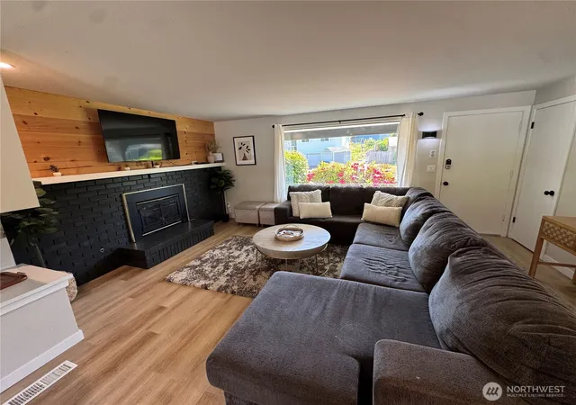 Photo 3 of Single family home for sale at 1502 N James St, Tacoma, WA 98406 | MLS# NWM2535043 | Listing updated on 2026-09-21