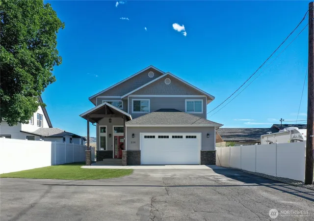 Photo 3 of Single family home for sale at 534 Dewberry Ave E, Omak, WA 98841 | MLS# NWM2535047 | Listing updated on 2026-09-21