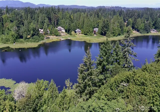 Photo 3 of Single family home for sale at 7129 Munn Lake Dr Se, Tumwater, WA 98501 | MLS# NWM2535053 | Listing updated on 2026-09-24