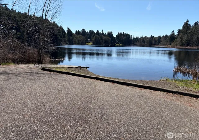 Photo 4 of Single family home for sale at 7129 Munn Lake Dr SE, Tumwater, WA 98501 | MLS# NWM2535053 | Listing updated on 2026-09-24