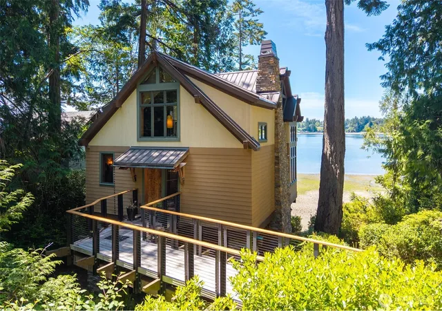 Photo 3 of Single family home for sale at 8641 Fernwood St Ne, Olympia, WA 98516 | MLS# NWM2535087 | Listing updated on 2026-09-21