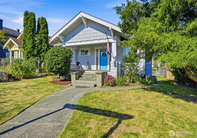 Photo 1 of Sale Pending at 3516 Hoyt Ave, Everett, WA 98201 | MLS# NWM2535142 | Listing updated on 2026-09-25