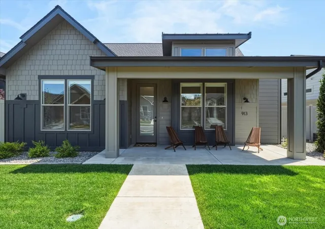 Photo 1 of Sale Pending at 913 Racine Springs Dr, Wenatchee, WA 98801 | MLS# NWM2535157 | Listing updated on 2026-07-08