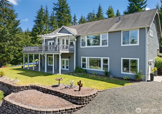 Photo 3 of Single family home for sale at 341 W Reeves Hl Dr, Shelton, WA 98584 | MLS# NWM2535191 | Listing updated on 2026-09-28