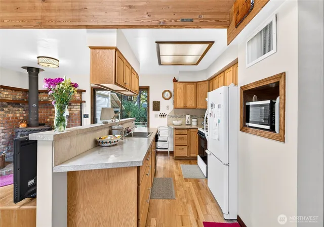 Photo 4 of Single family home for sale at 1907 194th Street, Long Beach, WA 98631 | MLS# NWM2535205 | Listing updated on 2026-09-21