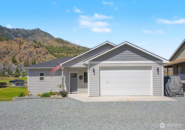 Photo 1 of Single family home for sale at 22 Frontage Rd, Pateros, WA 98846 | MLS# NWM2535211 | Listing updated on 2026-09-21