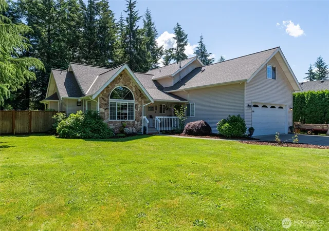 Photo 1 of Single family home for sale at 6898 Golf View Dr, Lynden, WA 98264 | MLS# NWM2535323 | Listing updated on 2026-09-21