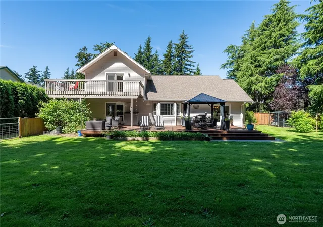 Photo 3 of Single family home for sale at 6898 Golf View Dr, Lynden, WA 98264 | MLS# NWM2535323 | Listing updated on 2026-09-21