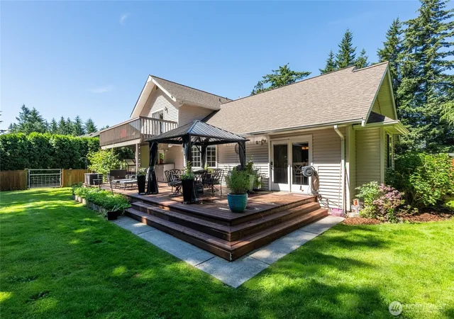 Photo 3 of Single family home for sale at 6898 Golf View Dr, Lynden, WA 98264 | MLS# NWM2535323 | Listing updated on 2026-09-21