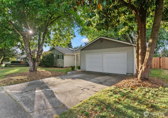 Photo 2 of Single family home for sale at 1235 23rd Street Se, Auburn, WA 98002 | MLS# NWM2535329 | Listing updated on 2026-09-21