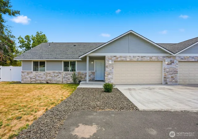 Photo 1 of Single family home for sale at 8003 Westbrook Ave, Yakima, WA 98908 | MLS# NWM2535354 | Listing updated on 2026-09-21