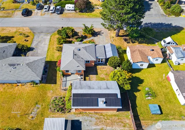 Photo 4 of Single family home for sale at 2009 11th Street, Anacortes, WA 98221 | MLS# NWM2535363 | Listing updated on 2026-09-29