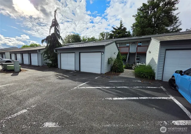 Photo 3 of Sale Pending at 4000 Ne 109th Avenue #175, Vancouver, WA 98682 | MLS# NWM2535395 | Listing updated on 2026-09-25
