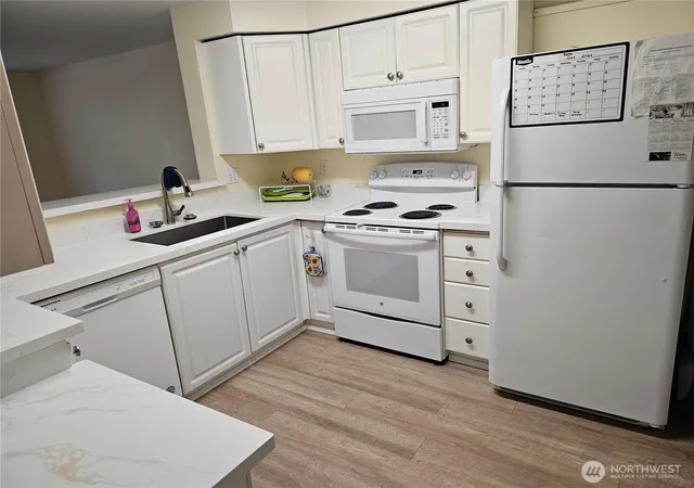 Photo 4 of Condo for sale at 13306 SE 272nd Street #H103, Kent, WA 98042 | MLS# NWM2535396 | Listing updated on 2026-09-21