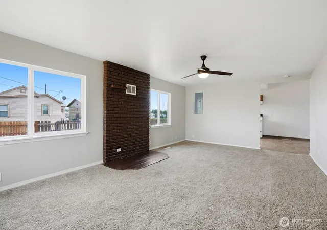 Photo 3 of Sale Pending at 502 W Washington Ave, Yakima, WA 98903 | MLS# NWM2535417 | Listing updated on 2026-09-25