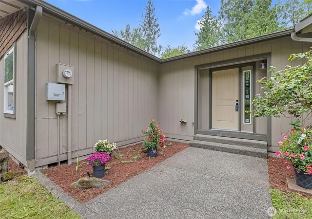Photo 3 of Single family home for sale at 39322 310th Avenue Se, Enumclaw, WA 98022 | MLS# NWM2535420 | Listing updated on 2026-09-21