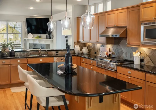 Photo 2 of Single family home for sale at 773 Summerhill Ridge Dr Nw, Issaquah, WA 98027 | MLS# NWM2535426 | Listing updated on 2026-09-30