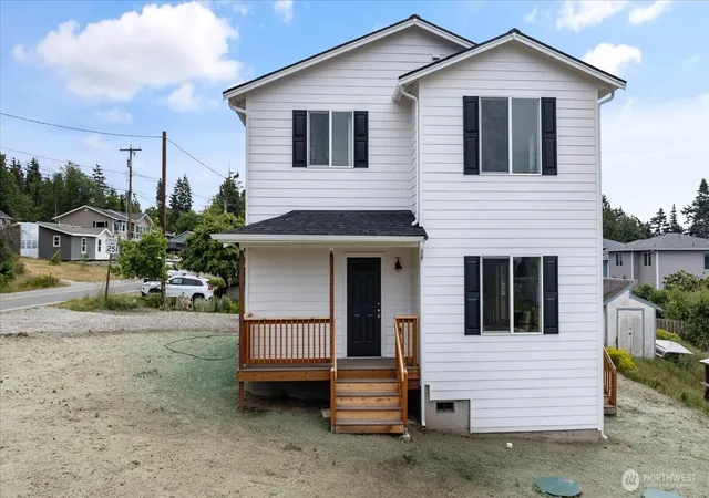 Photo 2 of Single family home for sale at 1240 Admirals Dr, Coupeville, WA 98239 | MLS# NWM2535439 | Listing updated on 2026-10-02