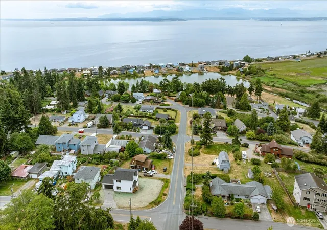 Photo 3 of Single family home for sale at 1240 Admirals Dr, Coupeville, WA 98239 | MLS# NWM2535439 | Listing updated on 2026-10-02