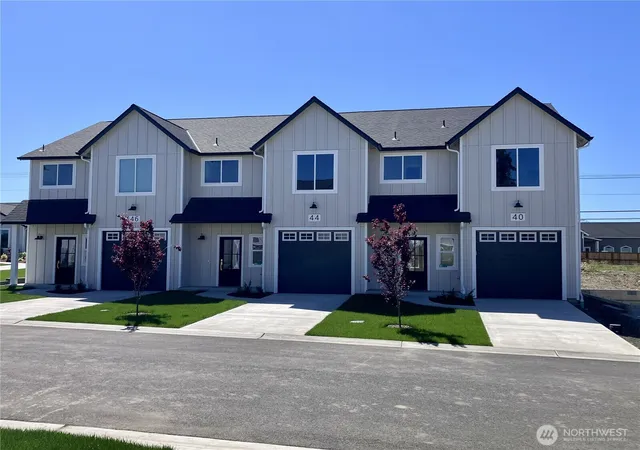 Photo 2 of Sale Pending at 40 Sussex Ct, Sequim, WA 98382 | MLS# NWM2535447 | Listing updated on 2026-09-30