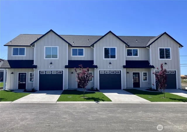 Photo 2 of Condo for sale at 44 Sussex Ct, Sequim, WA 98382 | MLS# NWM2535449 | Listing updated on 2026-09-23