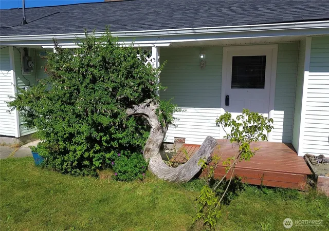 Photo 2 of Single family home for sale at 220 Grand Army, Westport, WA 98595 | MLS# NWM2535505 | Listing updated on 2026-09-20