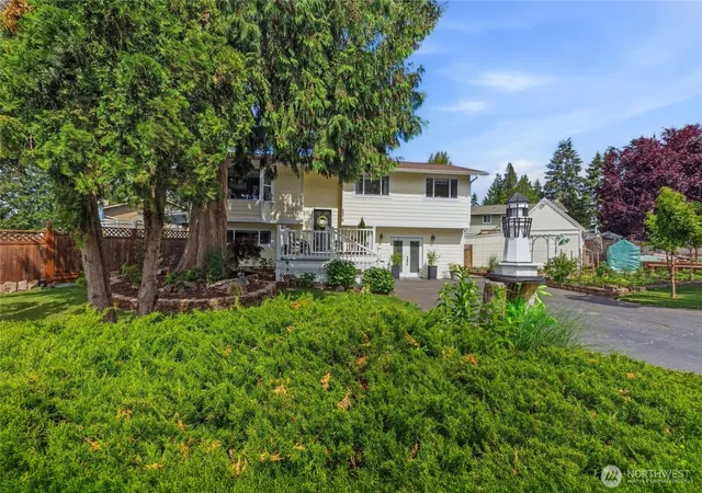 Photo 2 of Sale Pending at 6878 Helena Dr Ne, Bremerton, WA 98311 | MLS# NWM2535509 | Listing updated on 2026-09-24