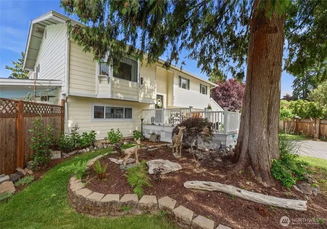 Photo 3 of Sale Pending at 6878 Helena Dr Ne, Bremerton, WA 98311 | MLS# NWM2535509 | Listing updated on 2026-09-24