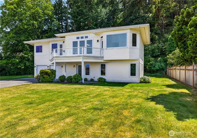 Photo 4 of Sale Pending at 837 Shoshone Dr, La Conner, WA 98257 | MLS# NWM2535513 | Listing updated on 2026-09-28