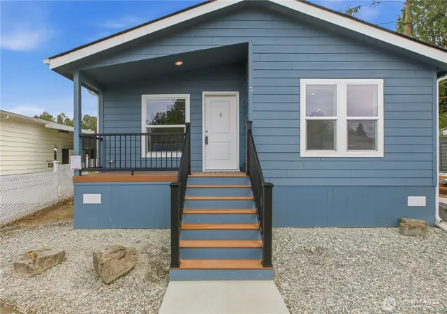 Photo 3 of Manufactured home for sale at 1510 Maple Ln #5, Kent, WA 98030 | MLS# NWM2535529 | Listing updated on 2026-09-21