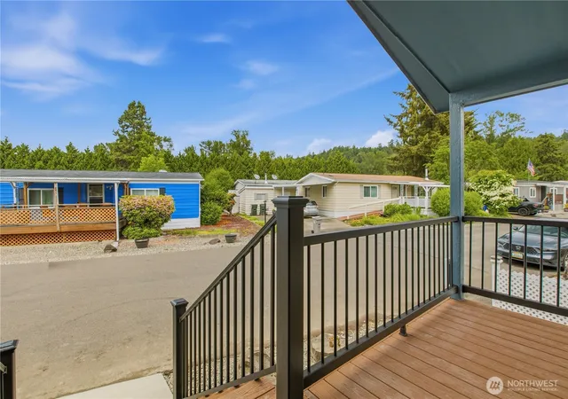Photo 3 of Manufactured home for sale at 1510 Maple Ln #5, Kent, WA 98030 | MLS# NWM2535529 | Listing updated on 2026-09-21