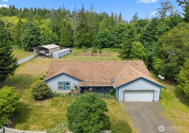 Photo 3 of Single family home for sale at 866 Se Somers Dr, Shelton, WA 98584 | MLS# NWM2535540 | Listing updated on 2026-09-21