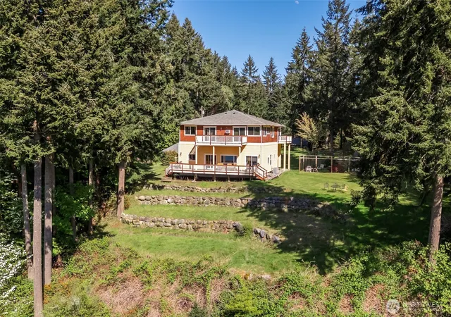 Photo 3 of Single family home for sale at 28525 143rd Avenue SW, Vashon, WA 98070 | MLS# NWM2535544 | Listing updated on 2026-09-25
