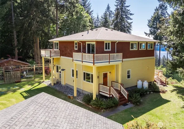 Photo 4 of Single family home for sale at 28525 143rd Avenue SW, Vashon, WA 98070 | MLS# NWM2535544 | Listing updated on 2026-09-25