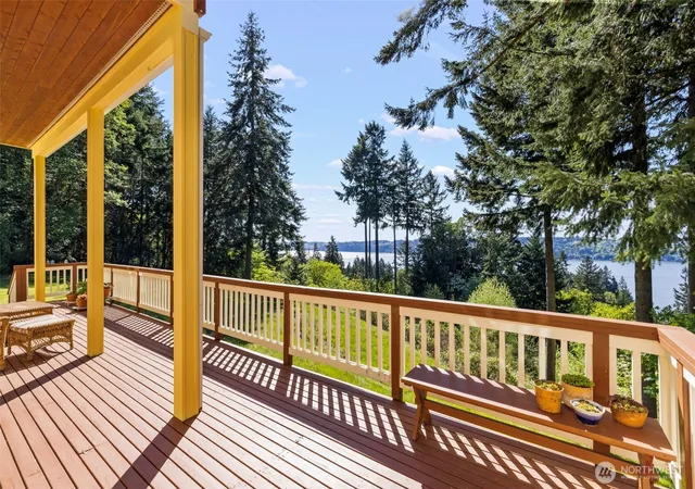 Photo 2 of Single family home for sale at 28525 143rd Avenue Sw, Vashon, WA 98070 | MLS# NWM2535544 | Listing updated on 2026-09-25