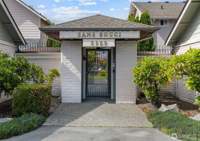 Photo 4 of Condo for sale at 5959 S 12th Street #124, Tacoma, WA 98465 | MLS# NWM2535609 | Listing updated on 2026-09-21