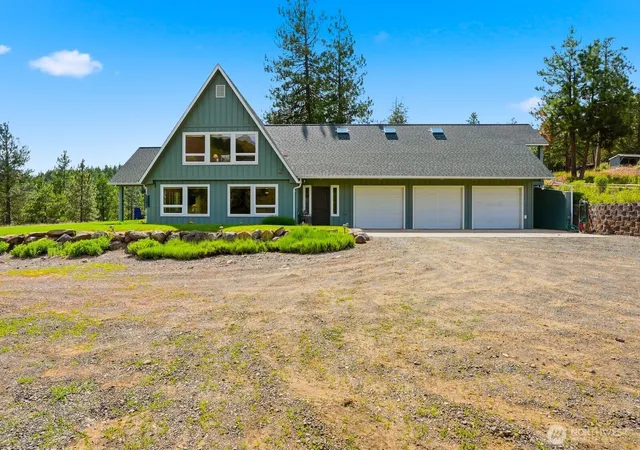 Photo 3 of Sale Pending at 7895 N Fork Rd, Yakima, WA 98903 | MLS# NWM2535611 | Listing updated on 2026-09-24