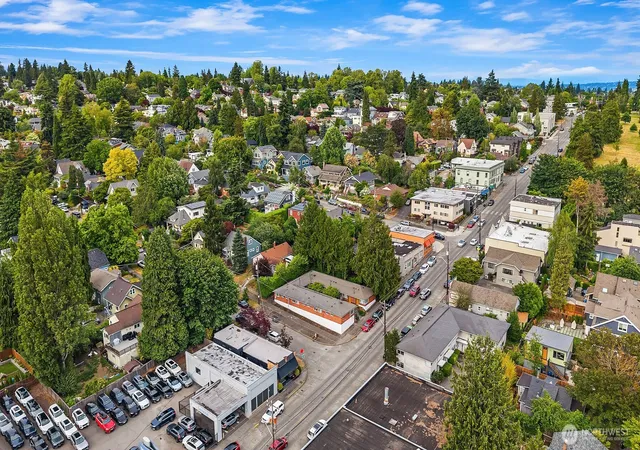 Photo 3 of Multi family home for sale at 2800 Ne 55th Street, Seattle, WA 98105 | MLS# NWM2535620 | Listing updated on 2026-09-30