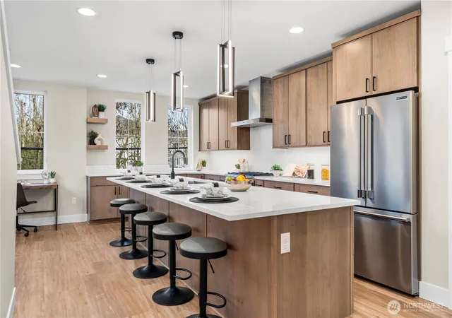 Photo 4 of Townhouse for sale at 537 NW Juniper St, Issaquah, WA 98027 | MLS# NWM2535639 | Listing updated on 2026-09-30